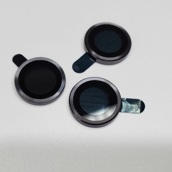 Camera lens tempered glass protector iPhone 14 Pro, 14 Pro Max Black - Picture 6 of 8